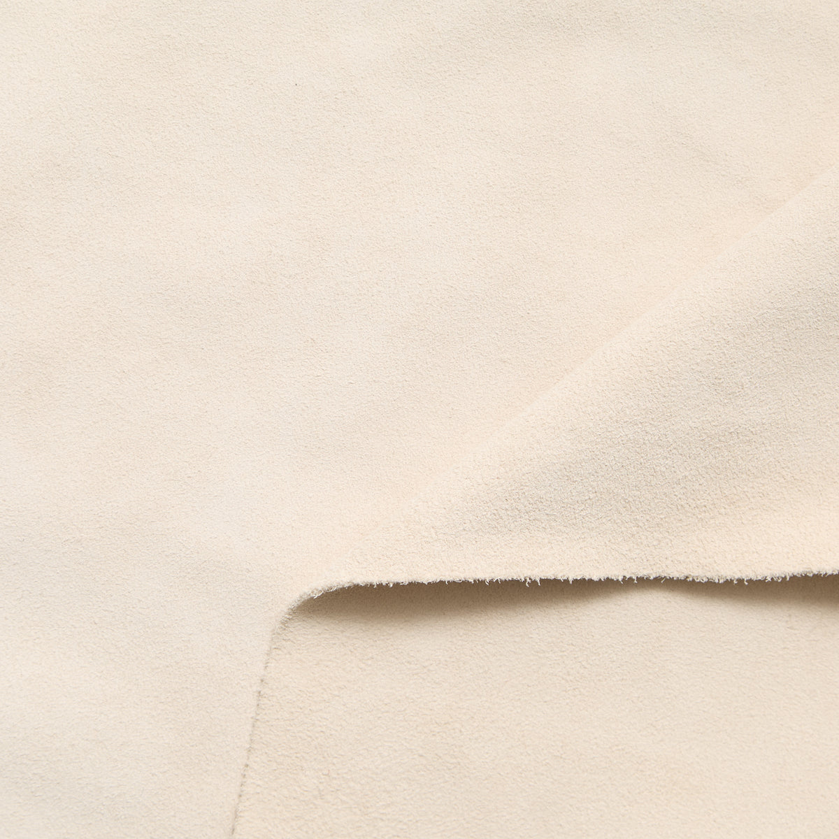 C24A00257 | Veau Suédé