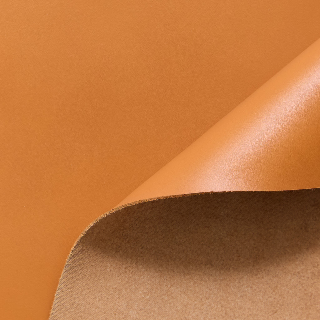 C25J00327 | Satinated Stiff Pull Up Nappa Calf