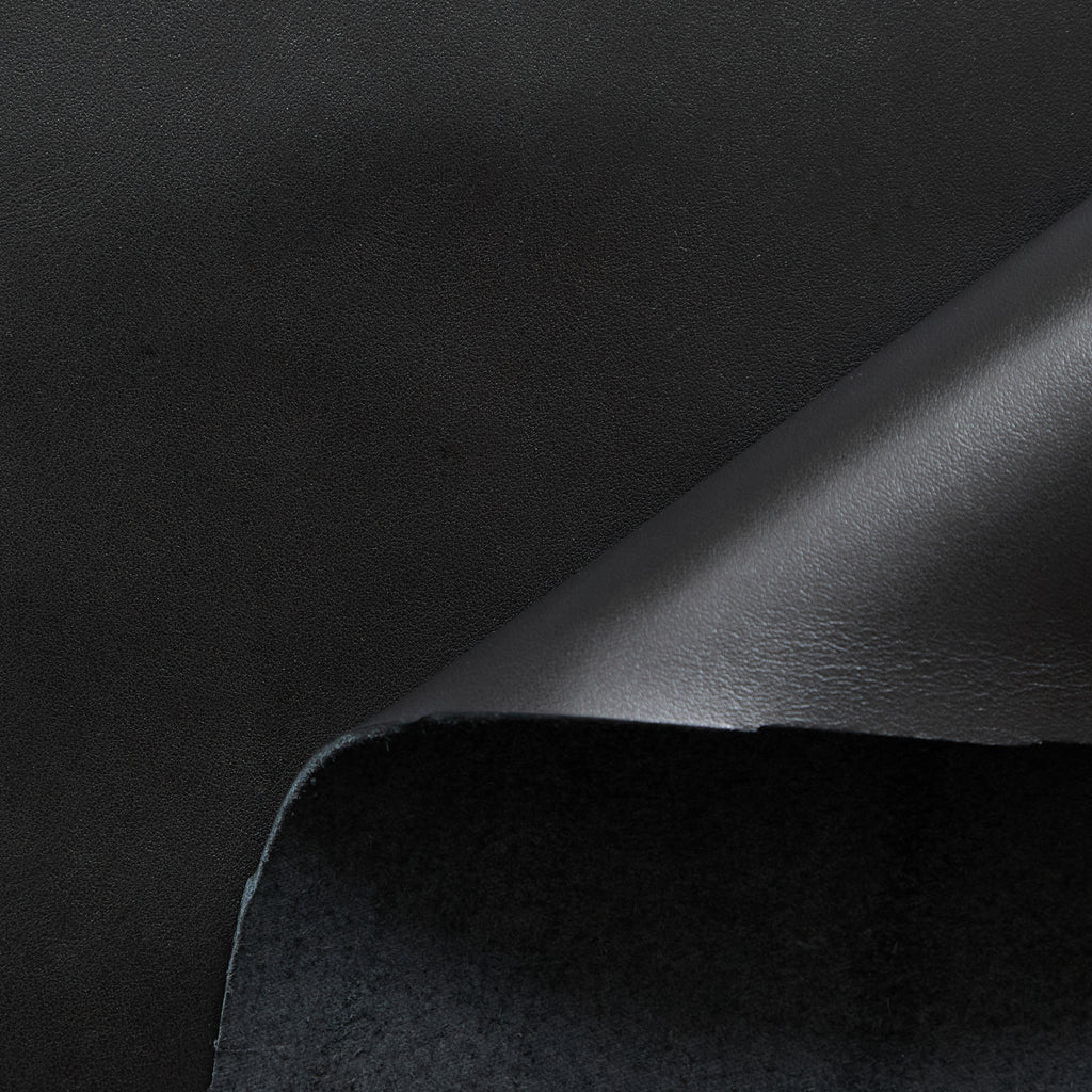 C25J00328 | Shiny Stiff Nappa Calf