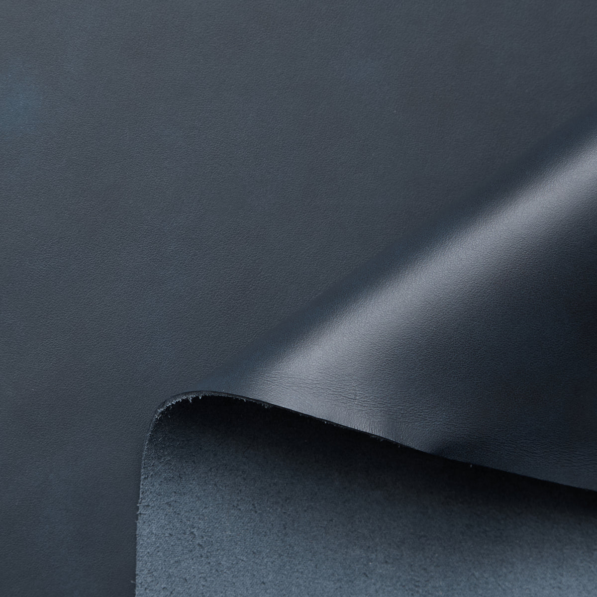 C26B00434 | Vachette Pull Up Brillante Rigide