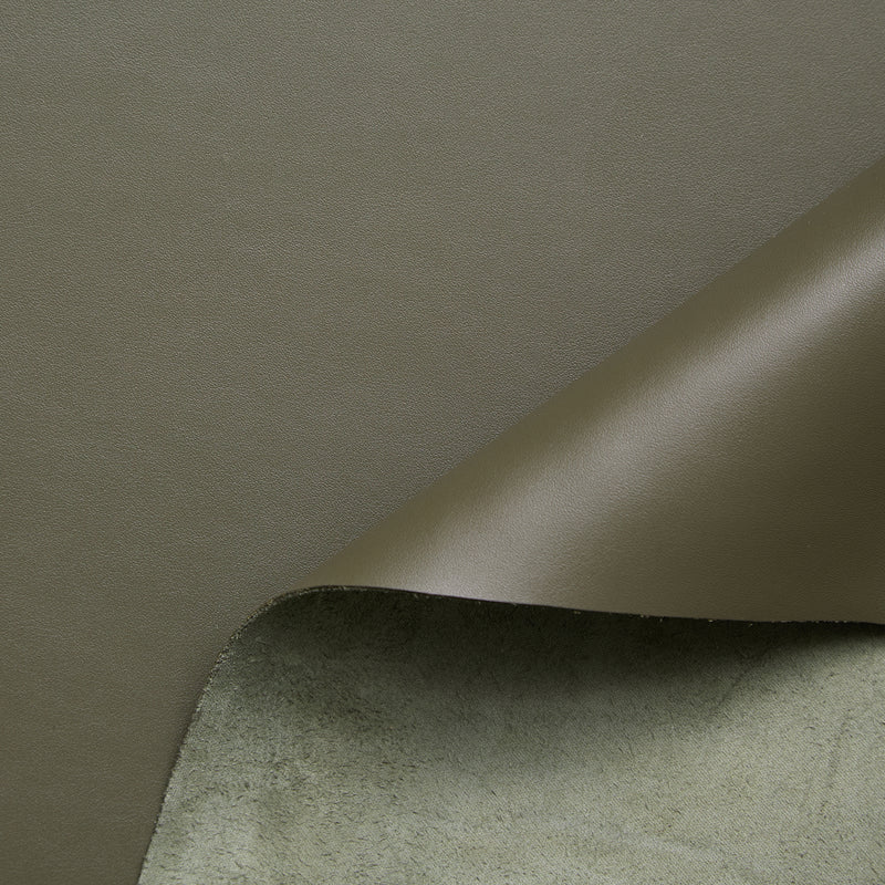 C26B00436 | Vachette Satinée Rigide