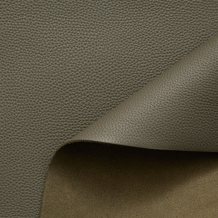 C26B00457 | Full Grain Mat Supple Young Bull - view 1