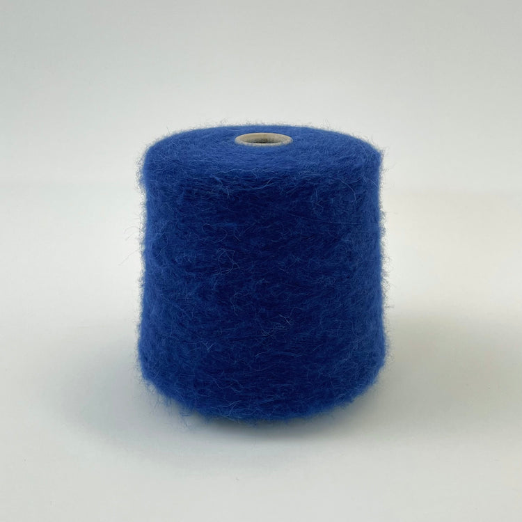 F24A09706 | Alpaca Fluffy Single Yarn - view 3