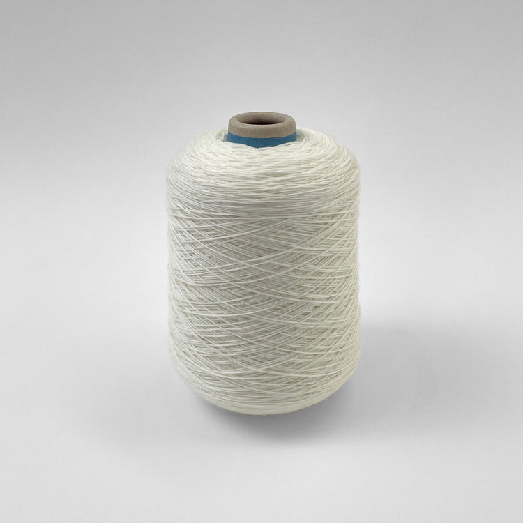 F24A09710 | Merino Wool Cable Yarn - view 3