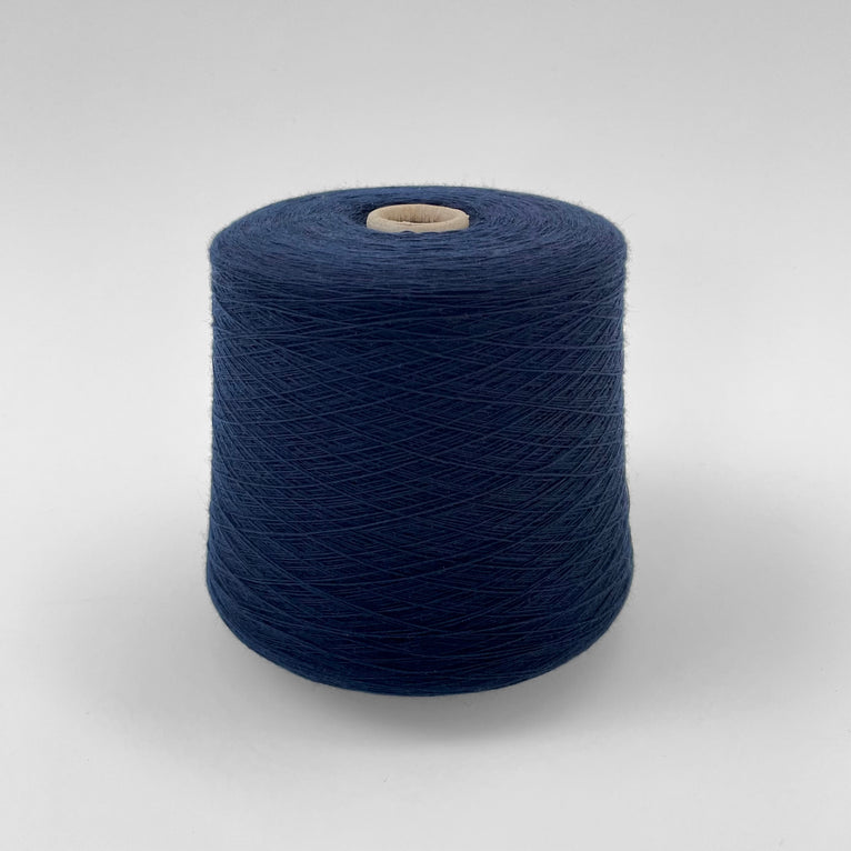F24A09725 | Merino Wool Single Yarn - view 2