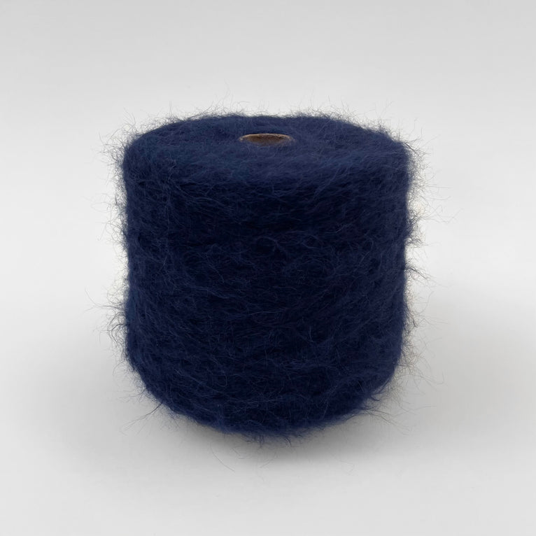 F24A09726 | Alpaca Fluffy Single Yarn - view 2