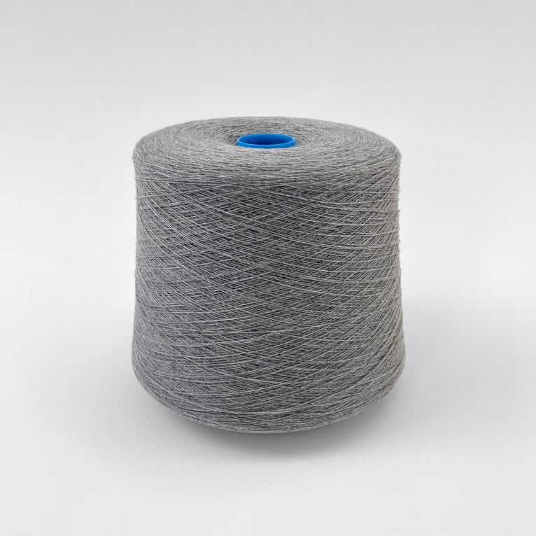 F24A09730 | Wool &amp; Cashmere SIngle Yarn - view 2