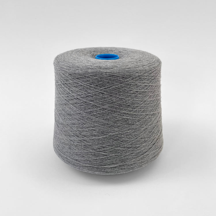 F24A09730 | Wool &amp; Cashmere SIngle Yarn - view 2