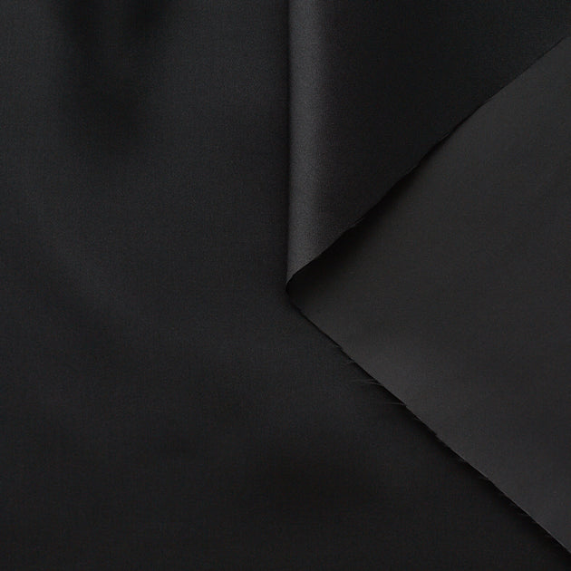T22A01893 | Shiny Lining