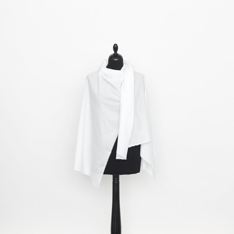 T22A01946 | Cotton Batiste - view 2