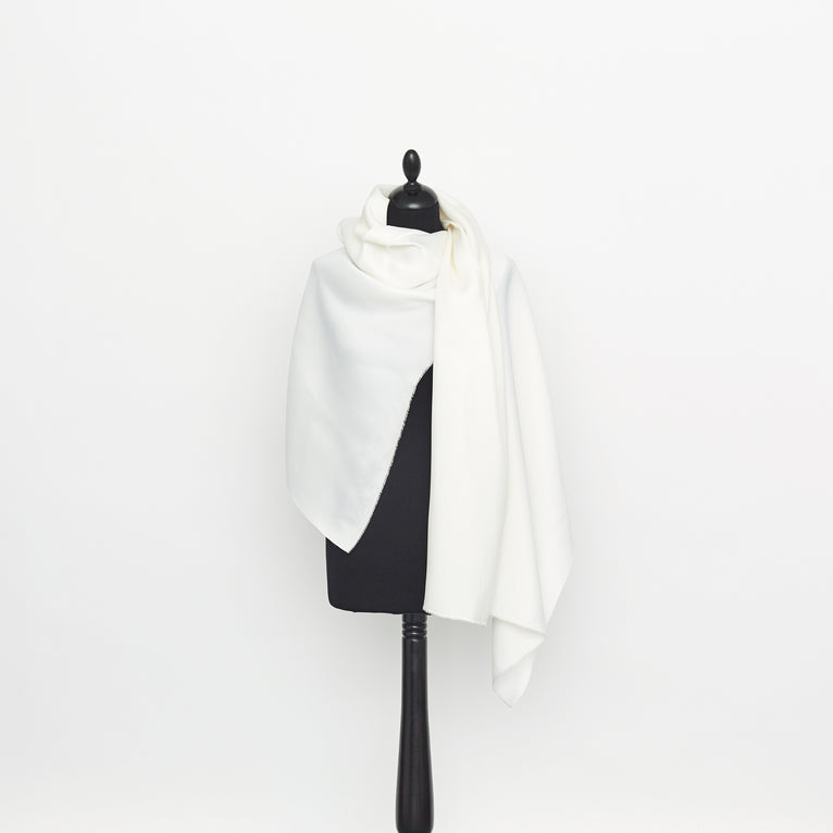 T22A02012 | Viscose &amp; Silk Twill - view 2