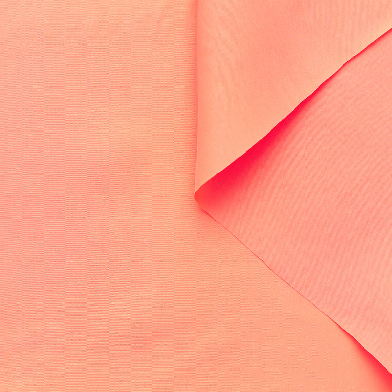 T22A02036 | Viscose &amp; Silk Fluid Twill - view 1