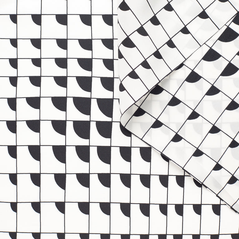 T22A02110 | Geometric Print Silk - view 1