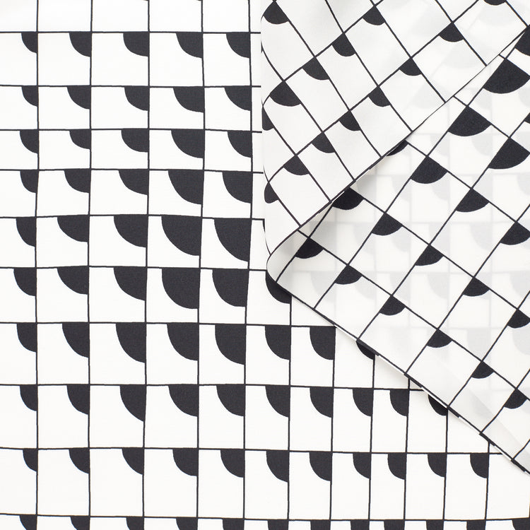 T22A02110 | Geometric Print Silk - view 1