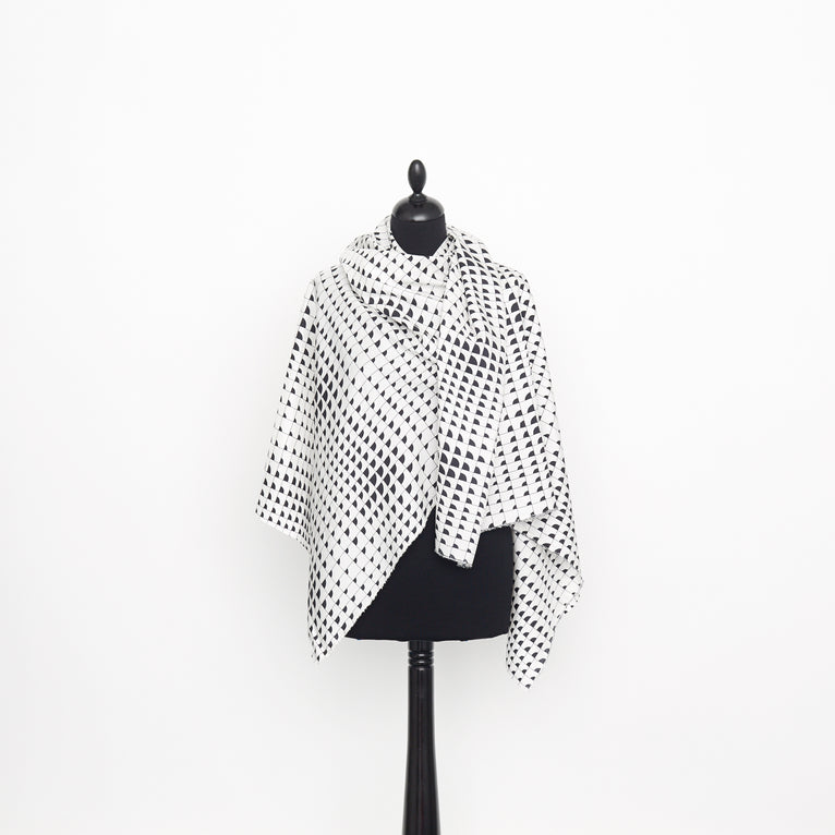 T22A02110 | Geometric Print Silk - view 2
