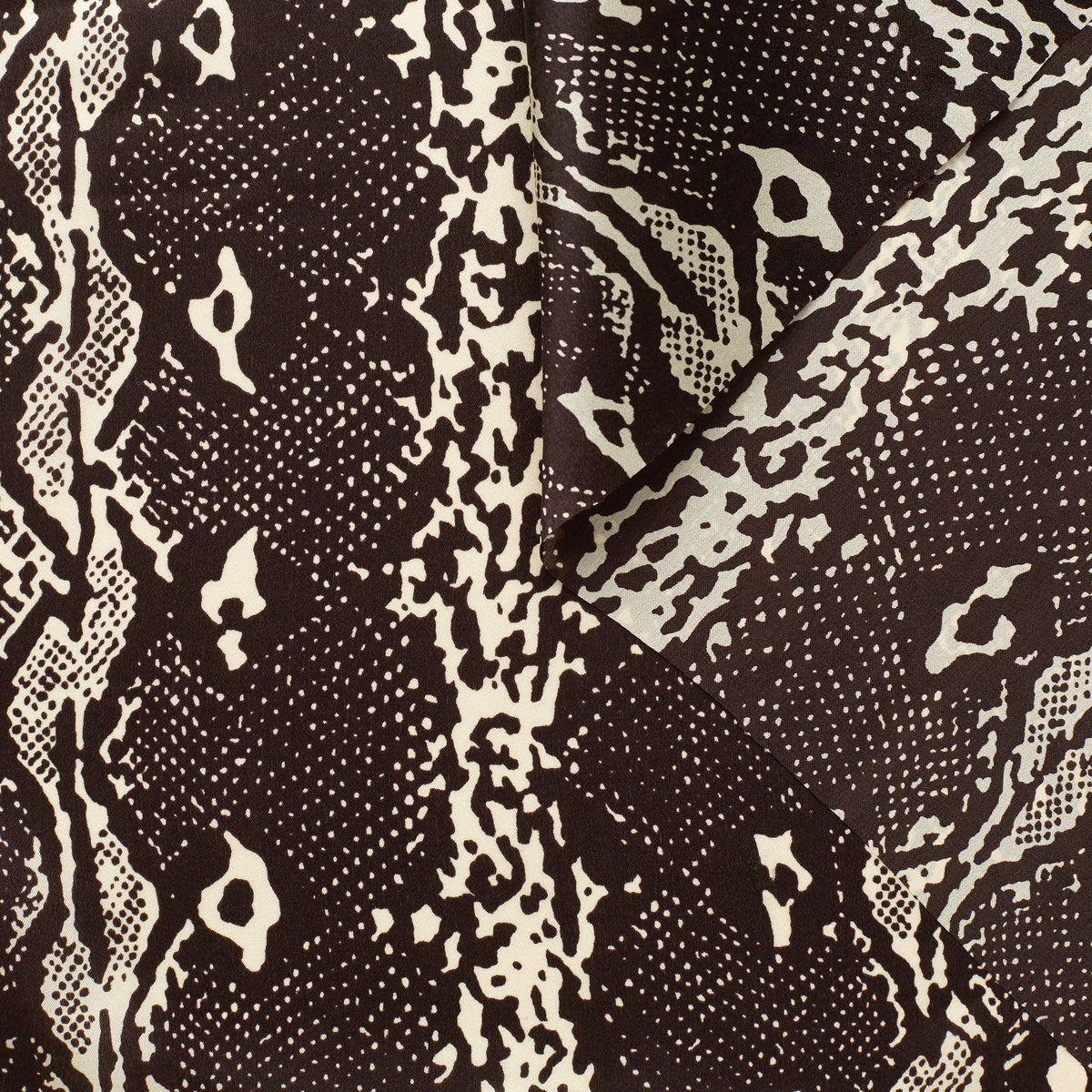 T22A02118 | Snake Print Silk Satin