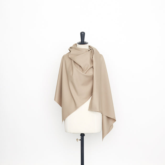 T22A02162 | Fluid Lustre Suiting
