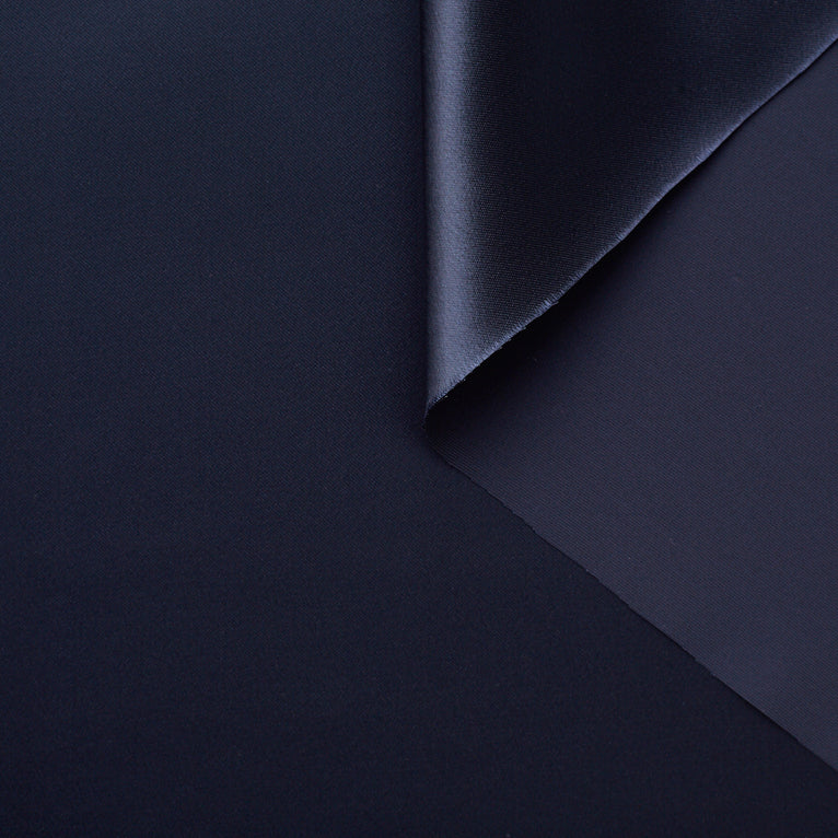 T22A02192 | Glossy Viscose Satin - view 2