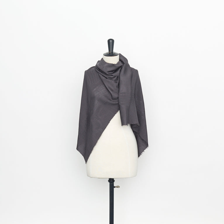 T22A02336 | Crocodile Silk Jacquard - view 2
