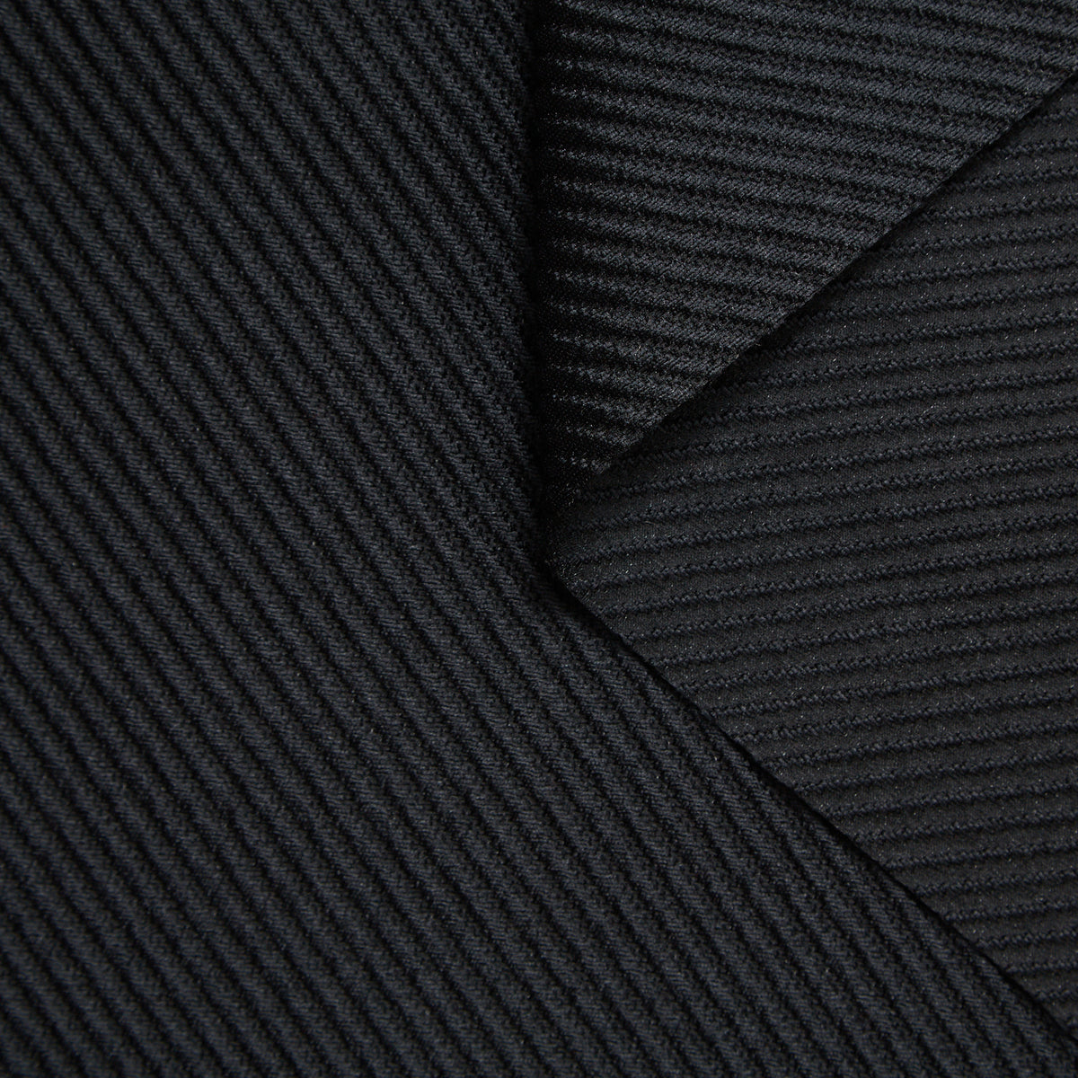 T22A02643 | Textured Lustre Diagonal