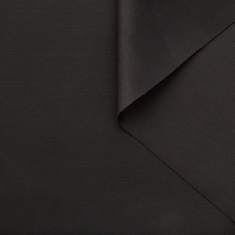 T22A02692 | Wool &amp; Silk Suiting - view 3
