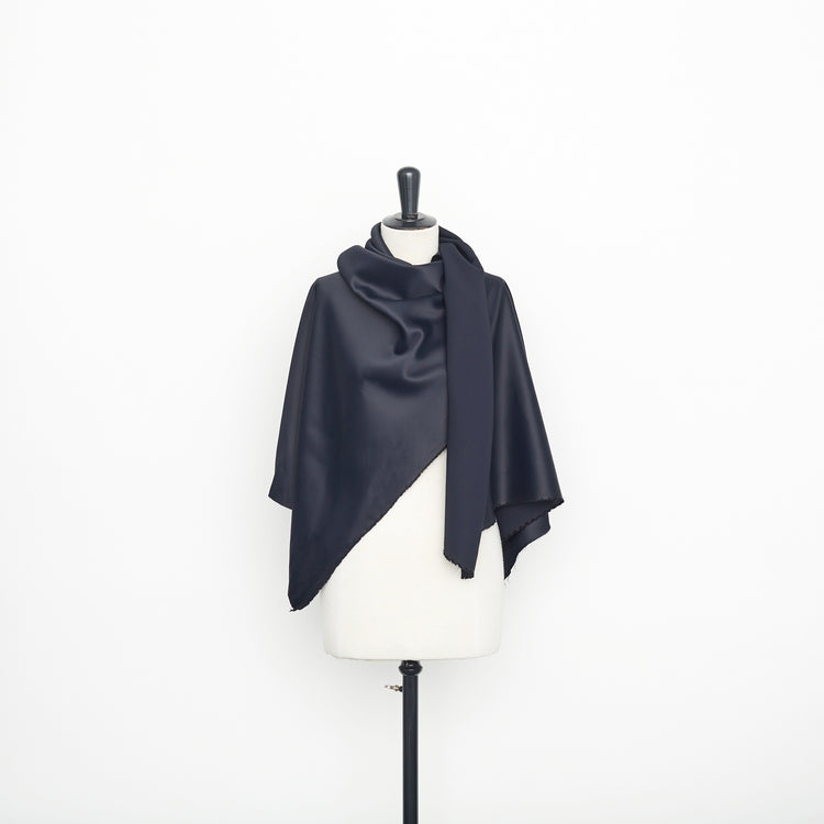 T22A02698 | Matt Fluid Satin - view 2