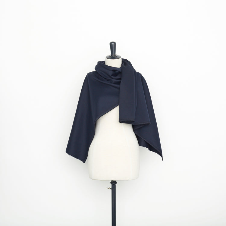 T22A02707 | Splittable Lustre Gabardine - view 2