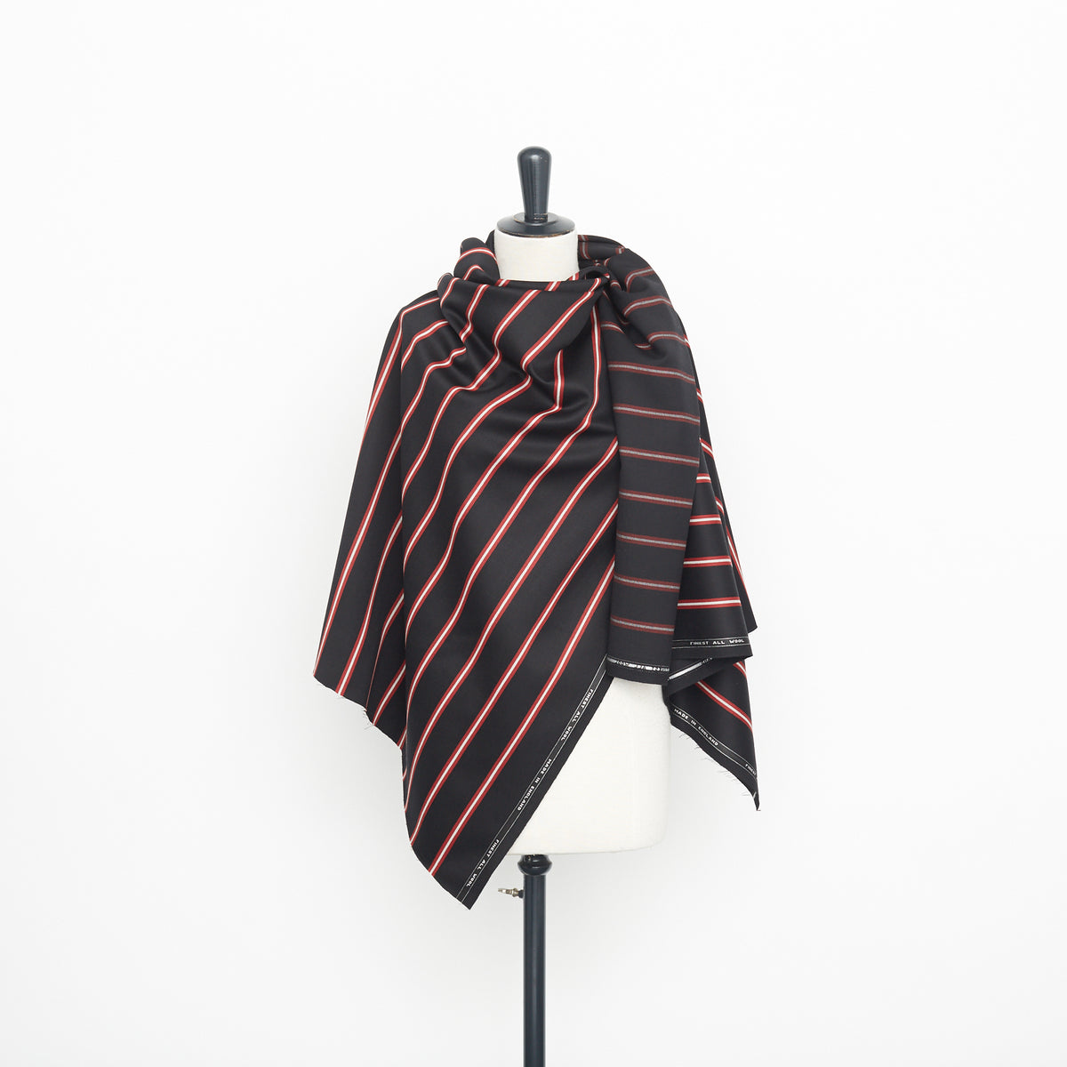 T22A03015 | Striped Satinated Wool