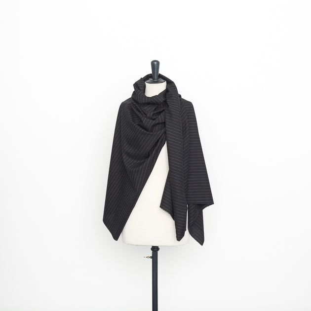T22A03016 | Fine Pinstripe Wool Suiting