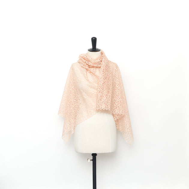 T22N01317 | Floral Scalloped Lace 144cm
