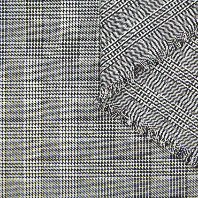 T22N01327 | Prince Of Wales Panels 95cm X 220cm - view 3