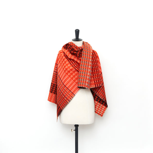 T22N01352 | Double Face Cashmere & Wool Ethnic Pattern