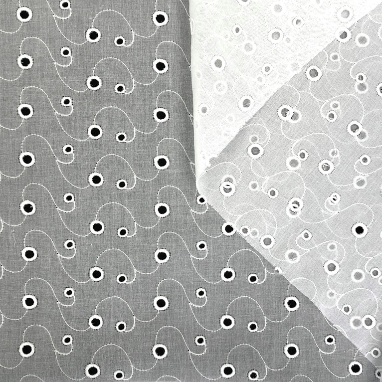 t22v03321 | Broderie Anglaise Sur Voile de Coton - vue 1