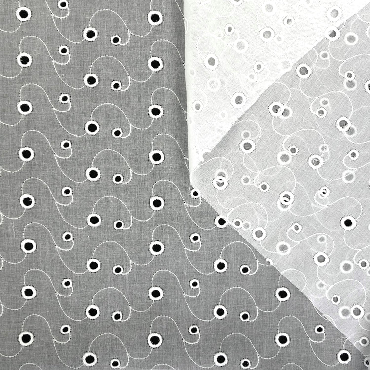 t22v03321 | Broderie Anglaise Sur Voile de Coton - vue 1