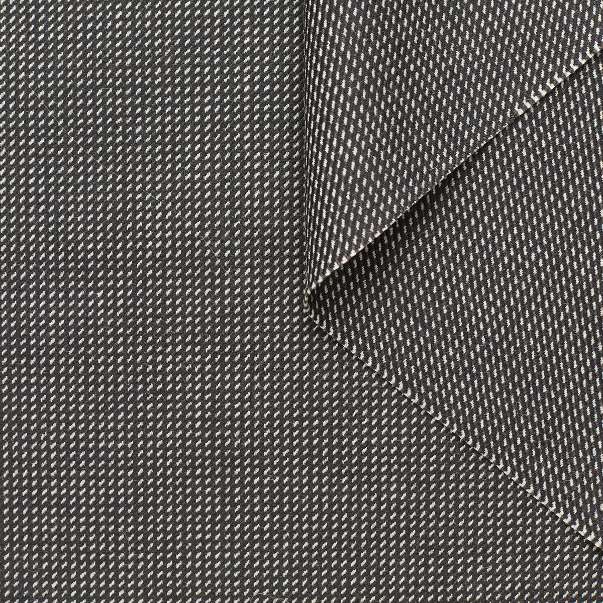 T23C04915 | Graphic Diagonal Wool Suiting