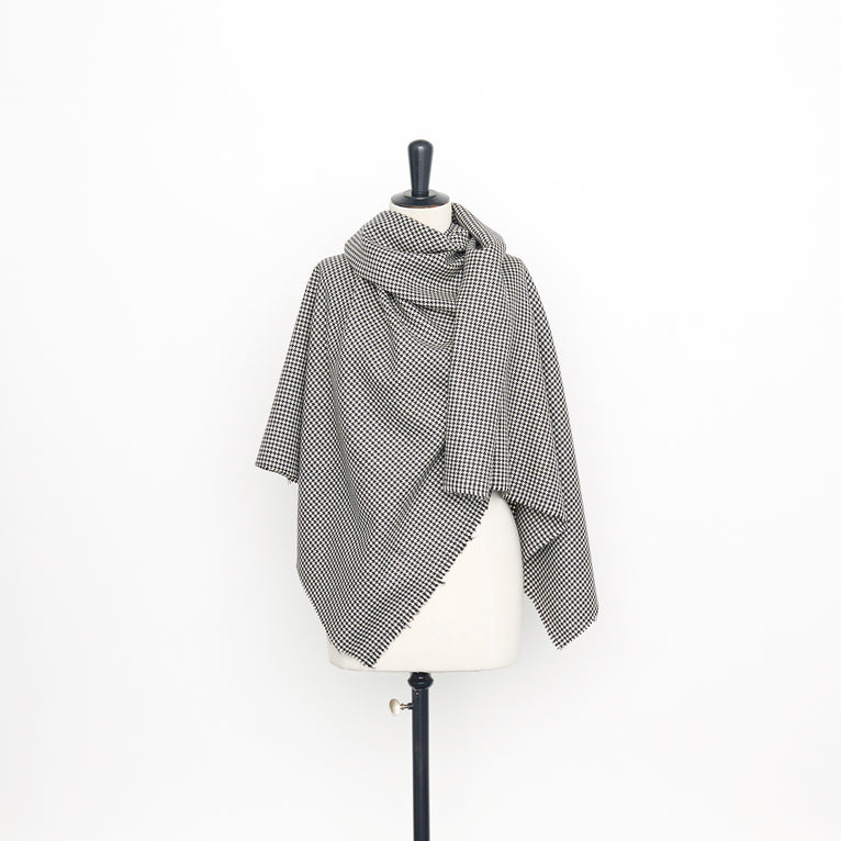 T23M05692 | Virgin Wool Houndstooth - view 2