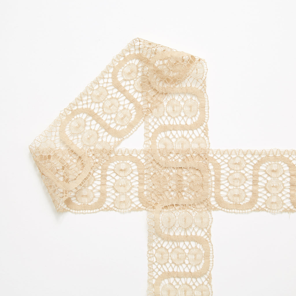 t23m05731 | Galon de Dentelle Géométrique 5cm