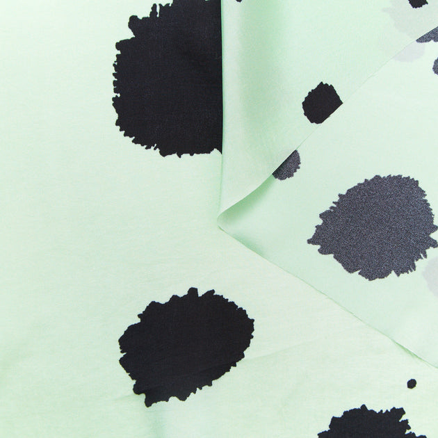 T23W06002 | Dalmatian Print Twill