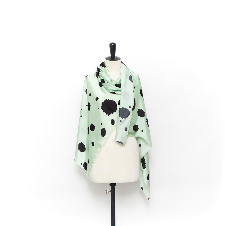 T23W06002 | Dalmatian Print Twill - view 2