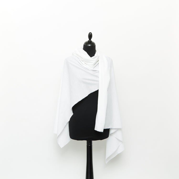 T24A09107 | Irregular Cotton Batiste - view 2