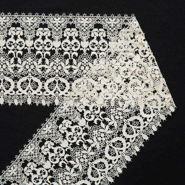 T24M10247 | Floral Guipure Band 18cm