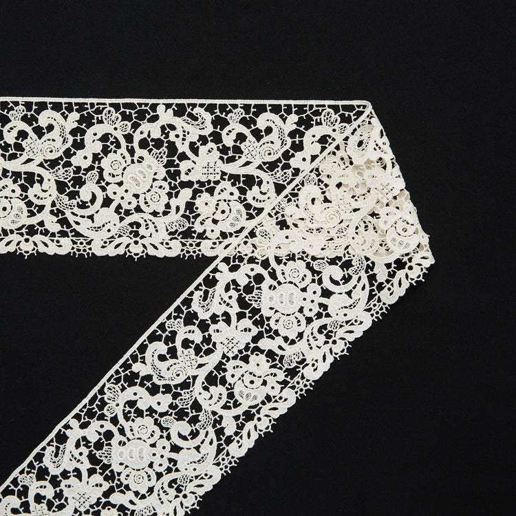 T24M10248 | Floral Guipure Galloon 10cm - view 1