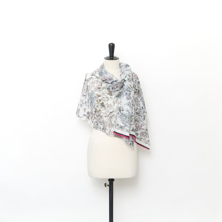 T24M10397 | Winter Print Cotton Batiste - view 2