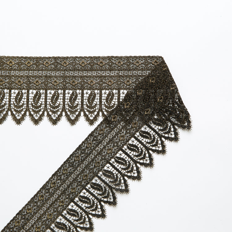 T24M10427 | Scalloped Sparkling Guipure Galloon 10cm - view 1