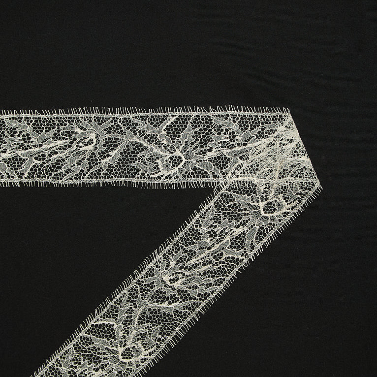 T24M10474 | Chantilly Lace Galloon 5cm - view 1