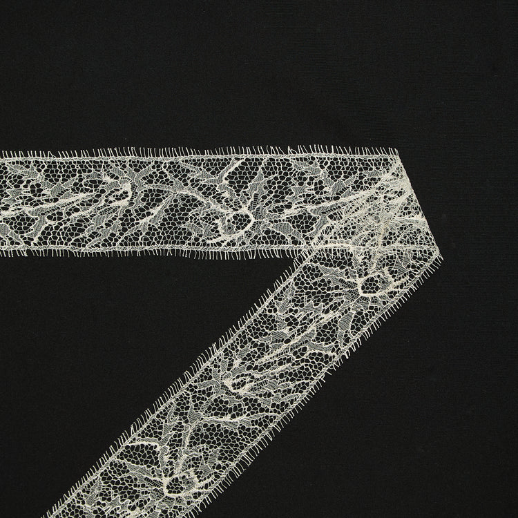 T24M10474 | Chantilly Lace Galloon 5cm - view 1
