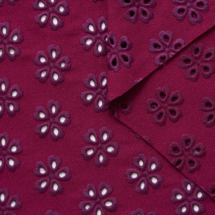 T24P13192 | Crêpe à Fleurs Brodées - vue 1