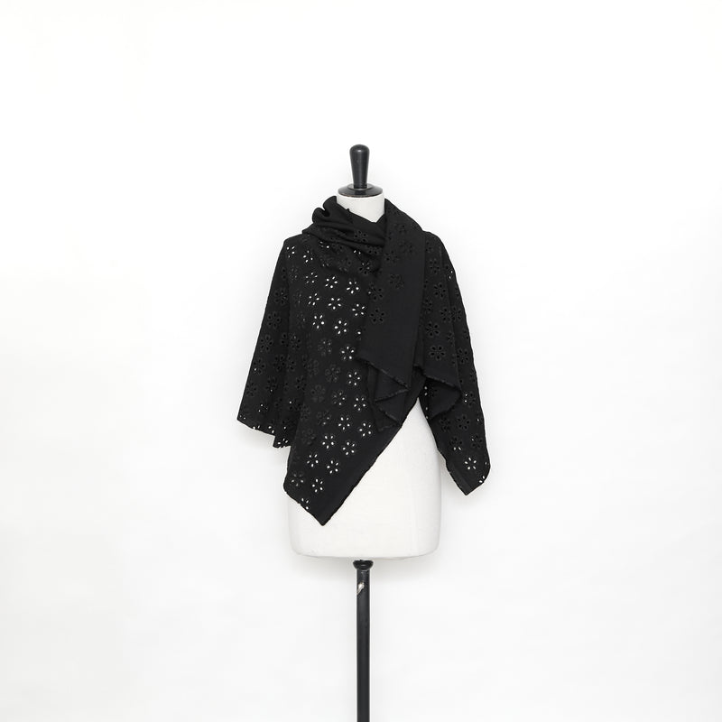 T24P13192 | Crêpe à Fleurs Brodées