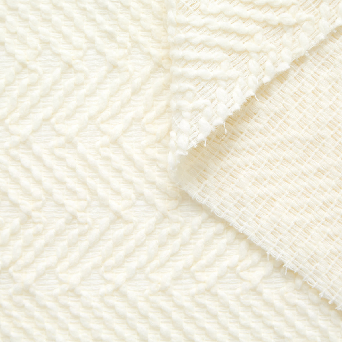 T24P13220 | Tweed Moelleux à Maxi Chevrons en Laine