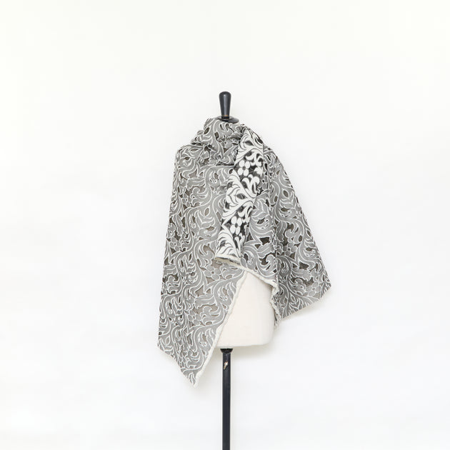 T24P13263 | Fil coupé Damas en Laine Mélangée sur Jacquard Organza